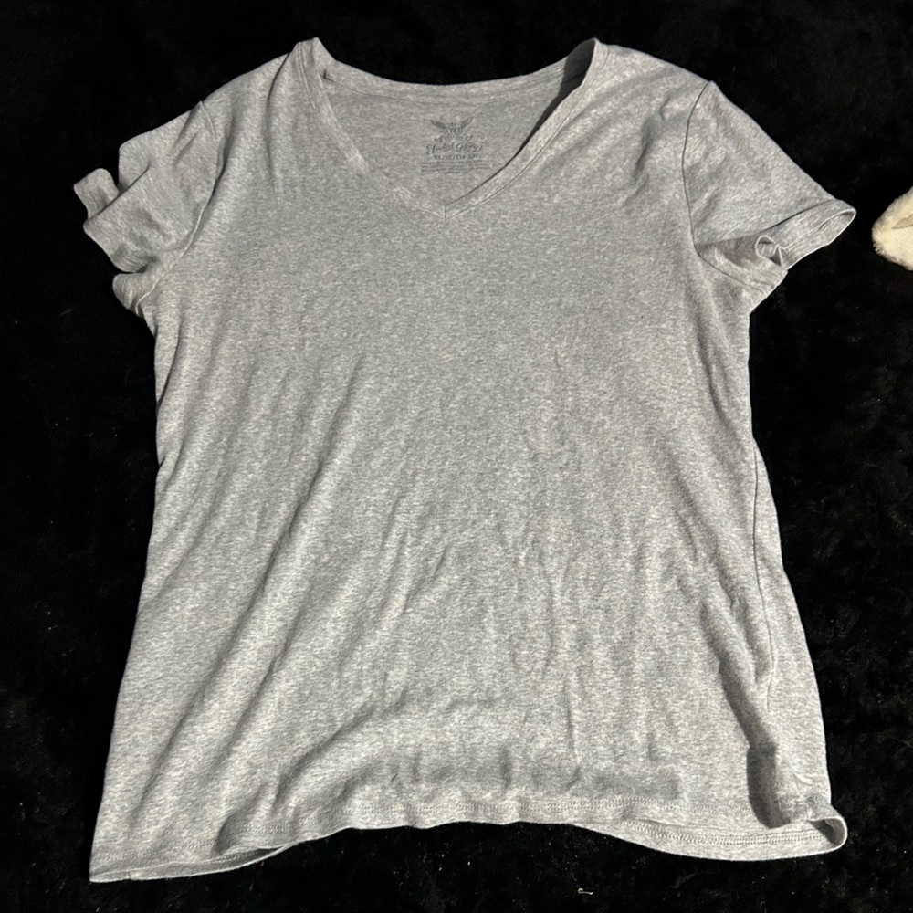 Women’s gray Faded Glory t-shirt